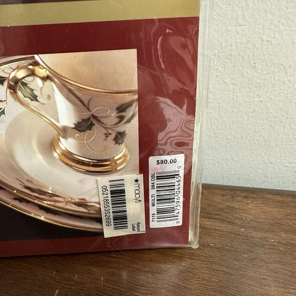 Lenox Holiday Nouveau Tartan Tablecloth 60 X 84 & 4- Napkins NEW